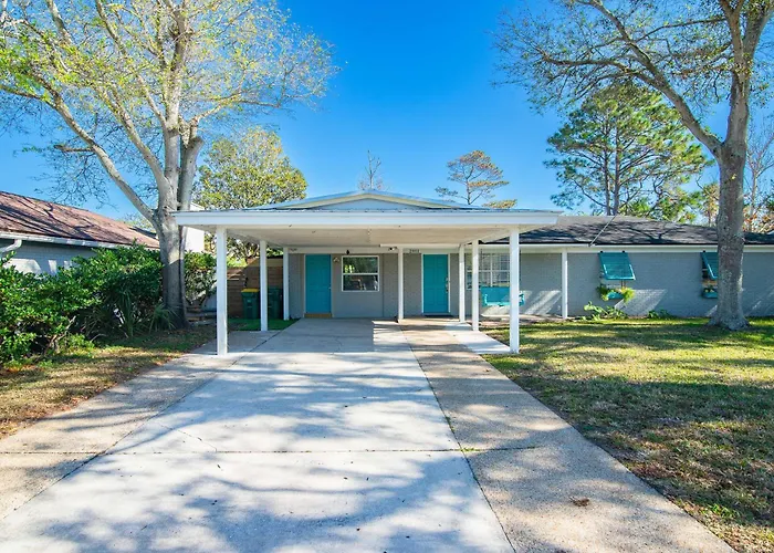 Coastal Home W/ Heated Pool: Mins To Beach & Mayo!
