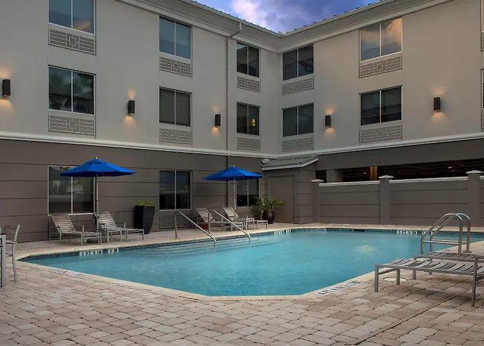 Holiday Inn Express Jacksonville Beach By Ihg
